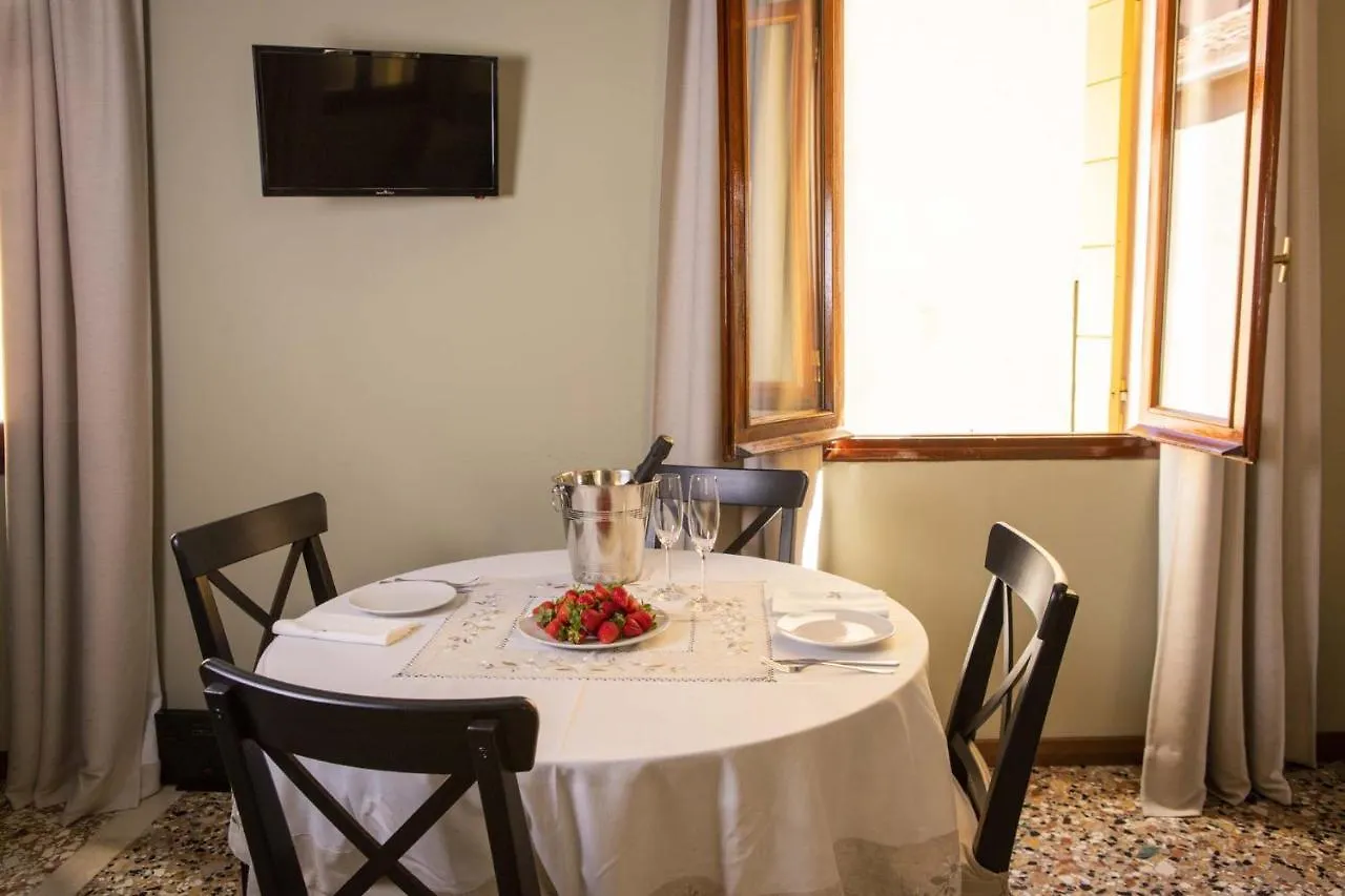 Wow Suite 5 Min From San Marco Venice Apartment