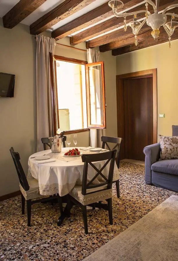 Apartment Wow Suite 5 Min From San Marco Venice Italy
