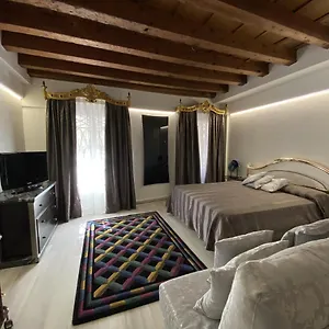 Appartamento Ln Homes - San Marco Canal View, Venezia