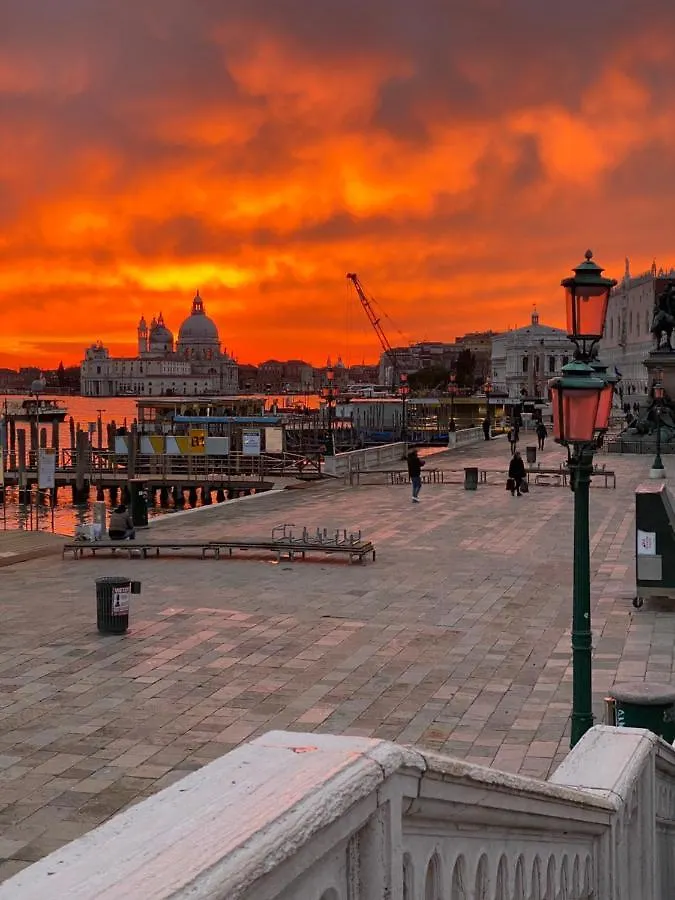 Appartamento Wow Suite 5 Min From San Marco Venezia